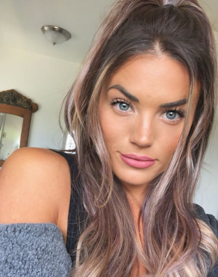 ‘‘Y luego, cuando nos fuimos de su casa, Cristiano me pidió el número y nos mandamos textos durante un mes”, recordaba la modelo a través de su cuenta de TikTok.