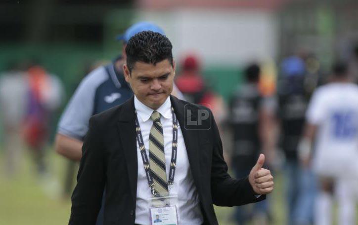 Luis Alvarado se quedó sin contrato y en la Fenafuth esperan llegar a un acuerdo para su renovación.