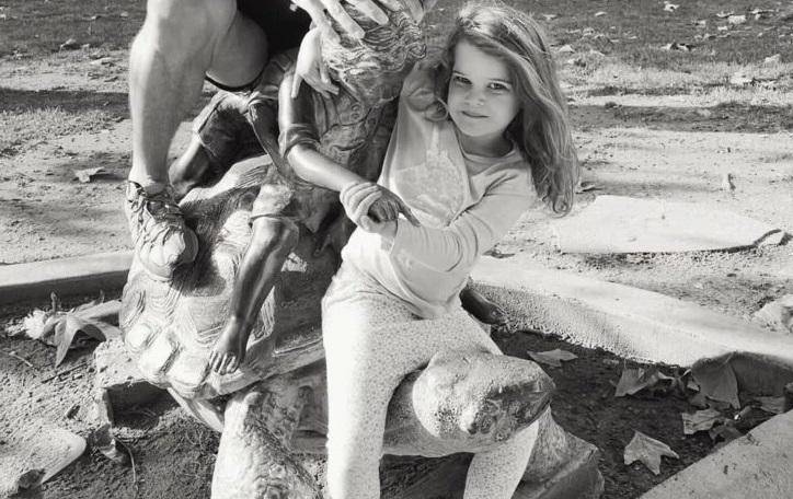 Lucía es la tercera hija en llegar a la familia. Ricky Martin también ha sido abierto a tener más hijos y dijo que no se opone a la idea. “Hay momentos en los que quiero 10 más, y luego están esas mañanas en las que todos lloran y yo digo: ‘Está bien, tal vez estemos bien’”, dijo Martin en 2020.