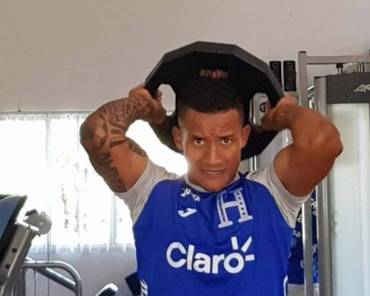 Luis Garrido: Sería otro de los que será titular de Honduras en la Copa Oro. Estará en el centro del campo, juega en el Alajuelense de Costa Rica.