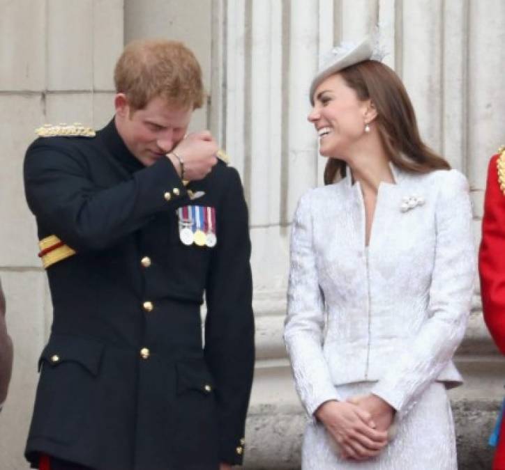 Ambos se mostraban siempre riendo a carcajadas en varios eventos que compartían juntos y Harry compartía gran parte de su tiempo con la familia de su hermano mayor.