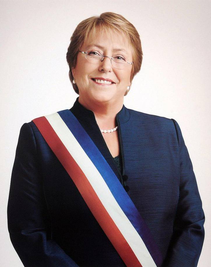 CHILE: La chilena MICHELLE BACHELET ha sido presidente de su país en dos ocasiones. La primera entre 2006 y 2010, mientras que la segunda fue durante el período 2014-2018. 