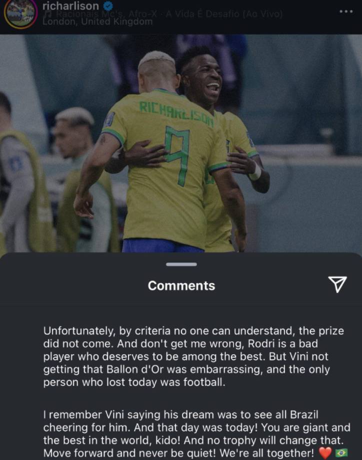 Richarlison, delantero brasileño del Tottenham, se solidarizó con Vinicius. 