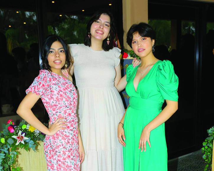 Jennifer Pérez, Maité Erazo y Alejandra Alvarado