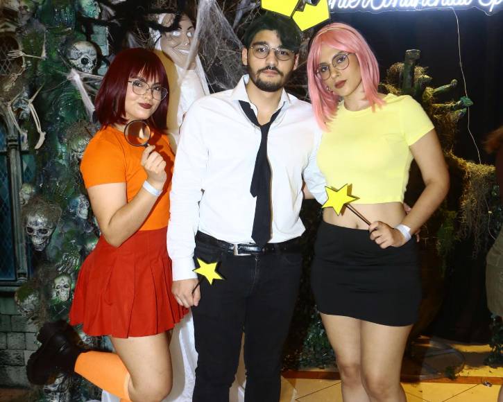  Nicolle Sosa, Jorge Mendoza y Sofía Castro