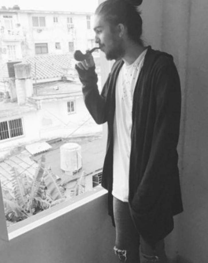 El joven de 19 años tiene experiencia de modelo. Resulta que recientemente posó para el lente del fotógrafo Brian Canelles de ART is EASY Photography.