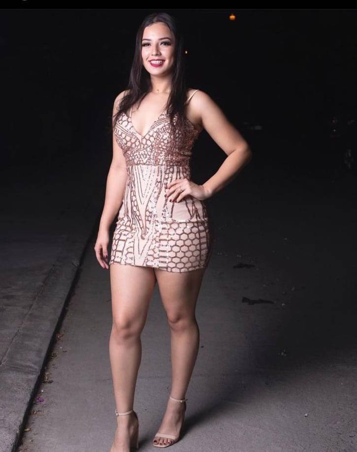 Para malas noticias de sus admiradores, la joven sampedrana comenzó una relación sentimental con un futbolista catracho. 