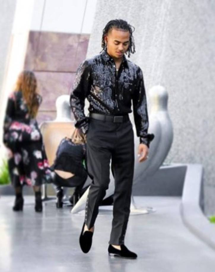 Otros comenzaron a comparar al 'Negrito de ojos claros' con el cantante de R&B The Weekend. <br/>