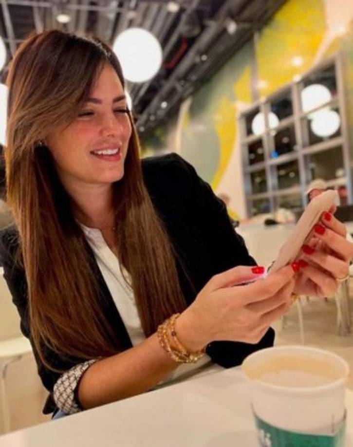 La empresaria venezolana tiene un canal de YouTube, en el que ayuda a todos sus seguidores a gestionar de forma correcta sus redes sociales. Además, protagoniza divertidos videos en los que también ofrece algunos consejos de belleza.