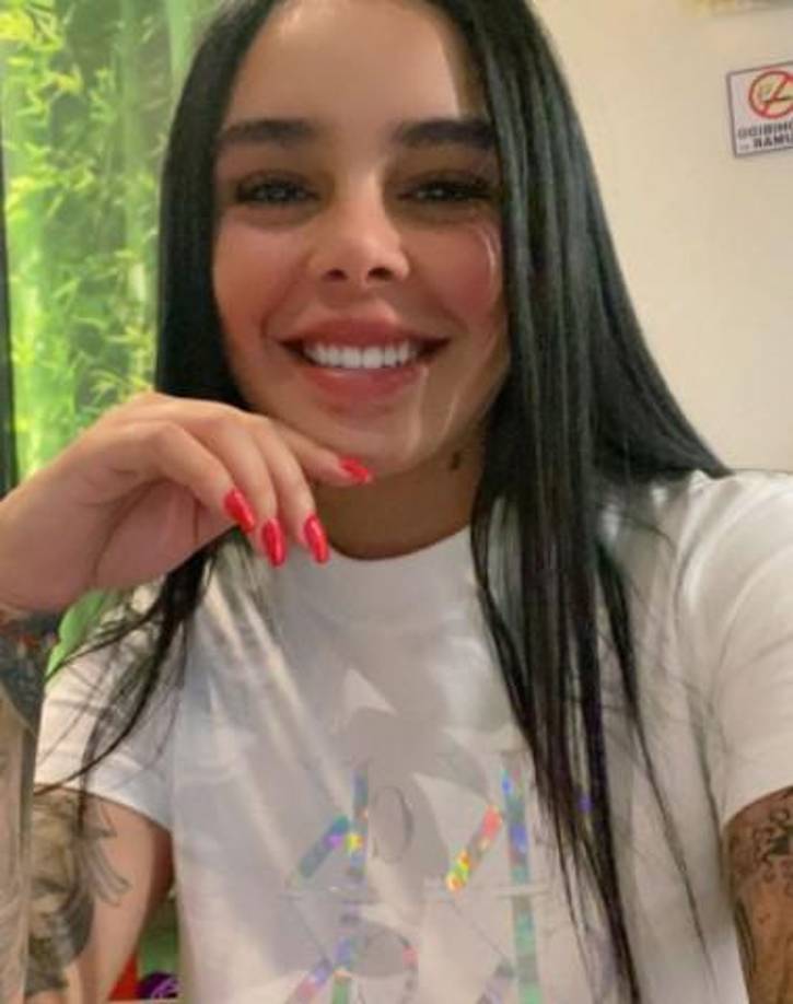 Capturan a “La Mitzi”, esposa de poderoso narco, en su casa con armas y drogas