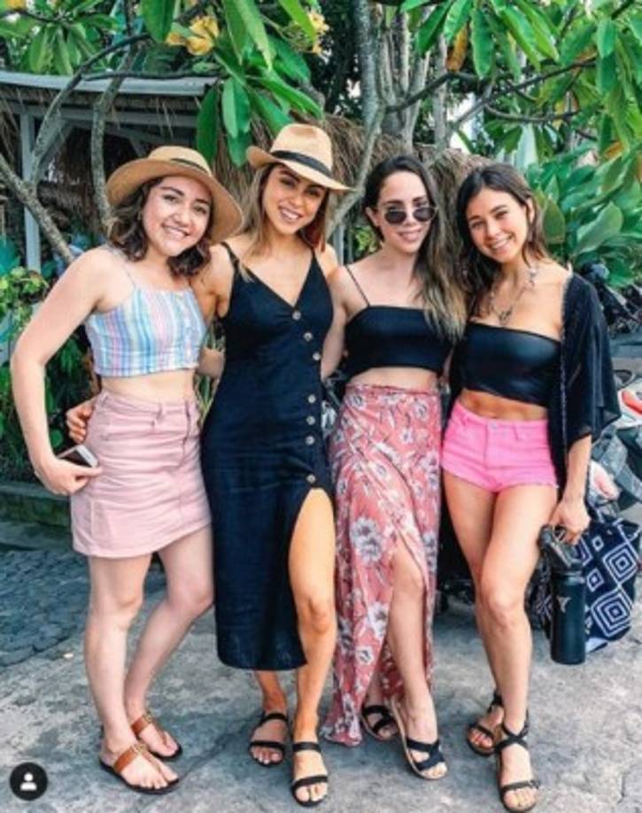 Sin embargo, la verdad sobre su salud salió a la luz en un reciente viaje que hizo a Bali junto a otras youtubers, una de ellas Paulina Galindo, mejor conocida como Pautips. <br/><br/>Y es que mientras se encontraban en un restaurante y se disponian a comer Pautips grababa con su cámara y accidentalmente captó el plato de Rawvana con un pescado y una ensalada.<br/> <br/><br/><br/>