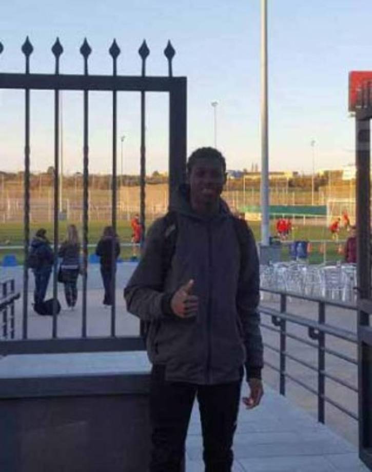 Iverson Sacaza: El joven delantero hondureño de 16 años de edad realiza una prueba en el Valencia de España. Es oriundo de Río Esteban, Colón; en Honduras no formó parte de ningún equipo. <br/>