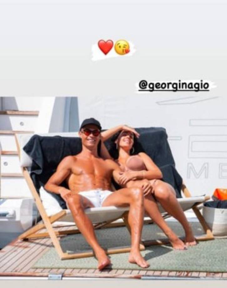 CR7 compartió en su cuenta de Instagram esta fotografía en la que aparece junto a su amada chica .