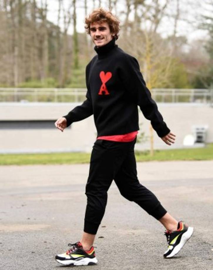 1. Antoine Griezmann gana actualmente un salario de 33 millones de euros.