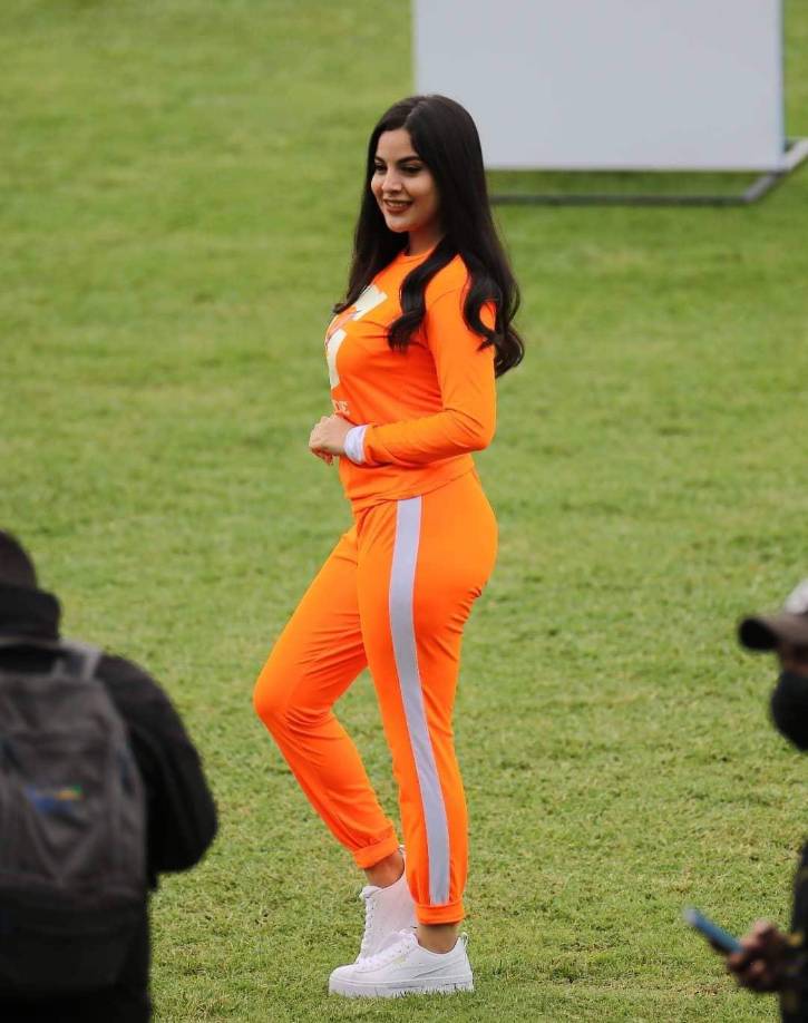 ¡Uffff! Una hermosa edecán que robó sus´piros en las graderías del estadio Nacional Chelato Uclés.