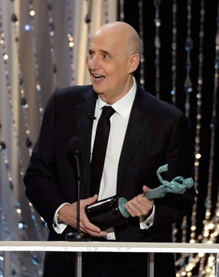 Jeffrey Tambor recibió el premio como actor de comedia por la serie Transparent de Amazon.