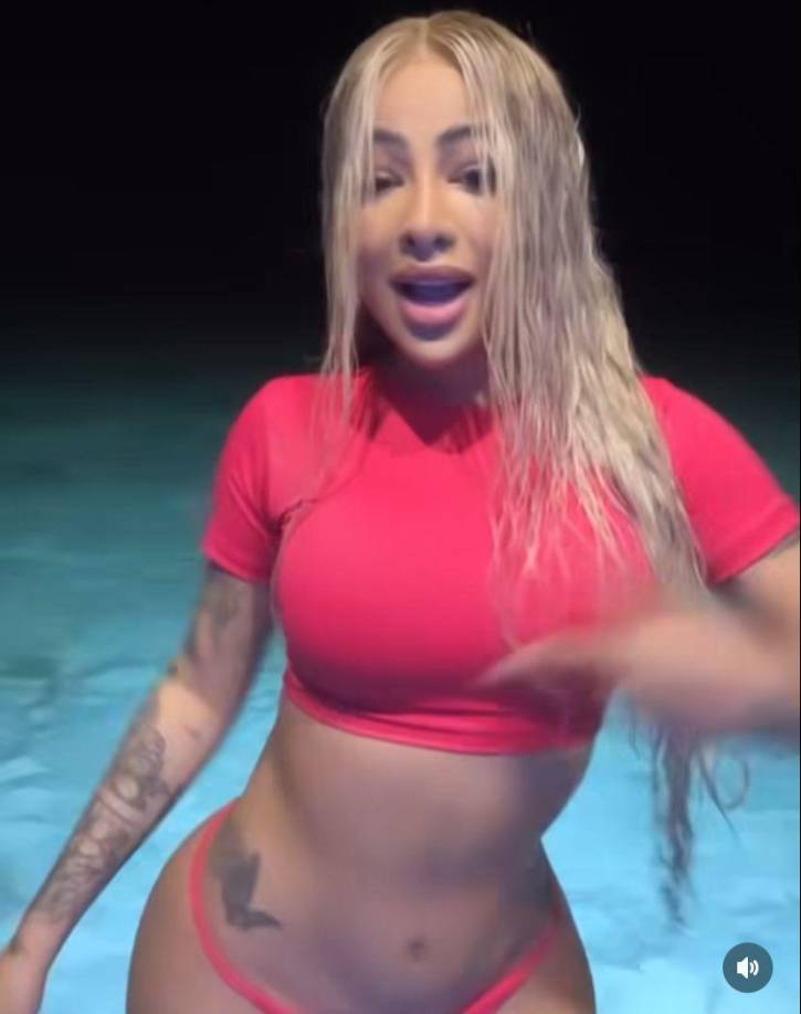 La cantante ha paralizado las redes al publicar un sensual video. 