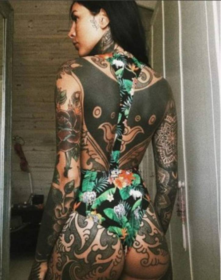 Cande Tinelli tiene una pasión por los tatuajes, tiene su piel cubierta de varios diseños.