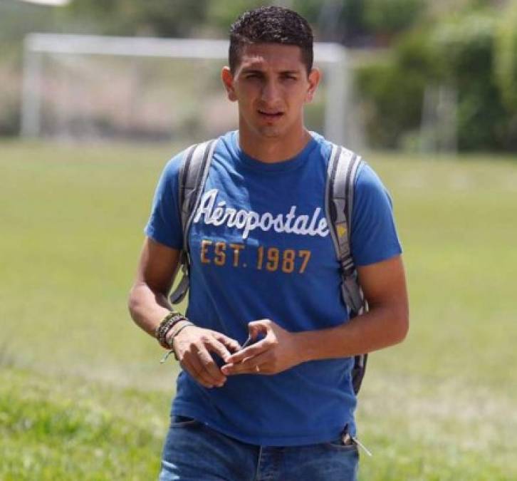 Alfredo Mejía: El experimentado mediocampista hondureño realizó una prueba con el Udinesse de la Serie A de Italia. Al final no se pudo quedar por asunto de papeleo.