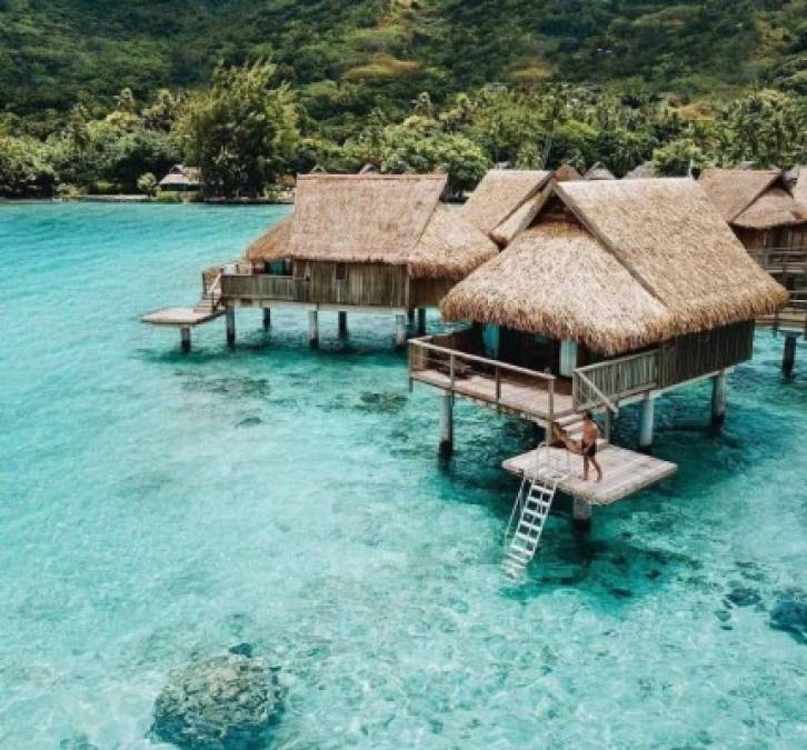 'Ubicado a lo largo de la playa de arena blanca más hermosa de la isla, los colores de las lagunas y la hospitalidad polinesia le garantizarán una magnífica estancia.', promete el hotel en página web.