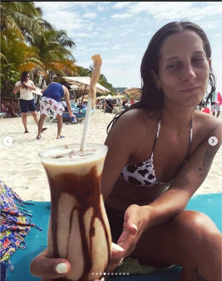 La hija de Pedro Troglio también disfrutó de las delicias que les ofrece la isla de Roatán.