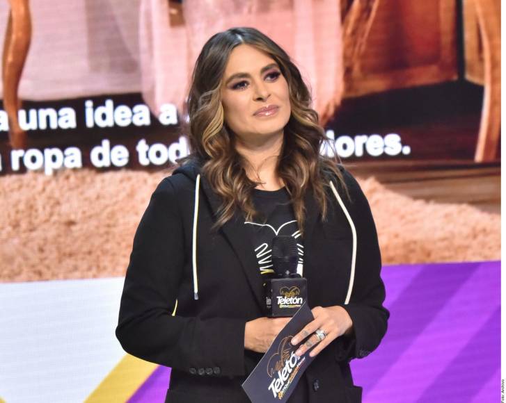 Y aunque se rumora que Galilea saldrá pronto de Televisa, al respecto manifestó que mientras los ejecutivos de la empresaria le sigan ofreciendo proyectos, ella seguirá ahí.