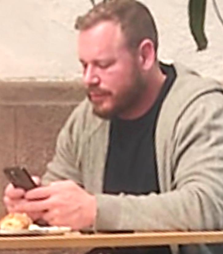 De atleta olímpico a fugitivo: el FBI lo busca y ofrecen millones por su captura