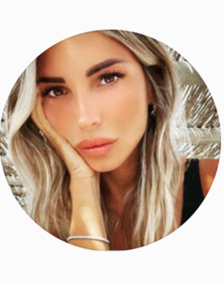 Noemi Bocchi en el pasado estuvo casada con un directivo de la SSD Tivoli Calcio 1919 y con él tiene dos hijos.