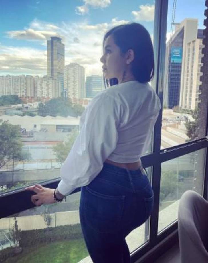 Capturan a “La Mitzi”, esposa de poderoso narco, en su casa con armas y drogas