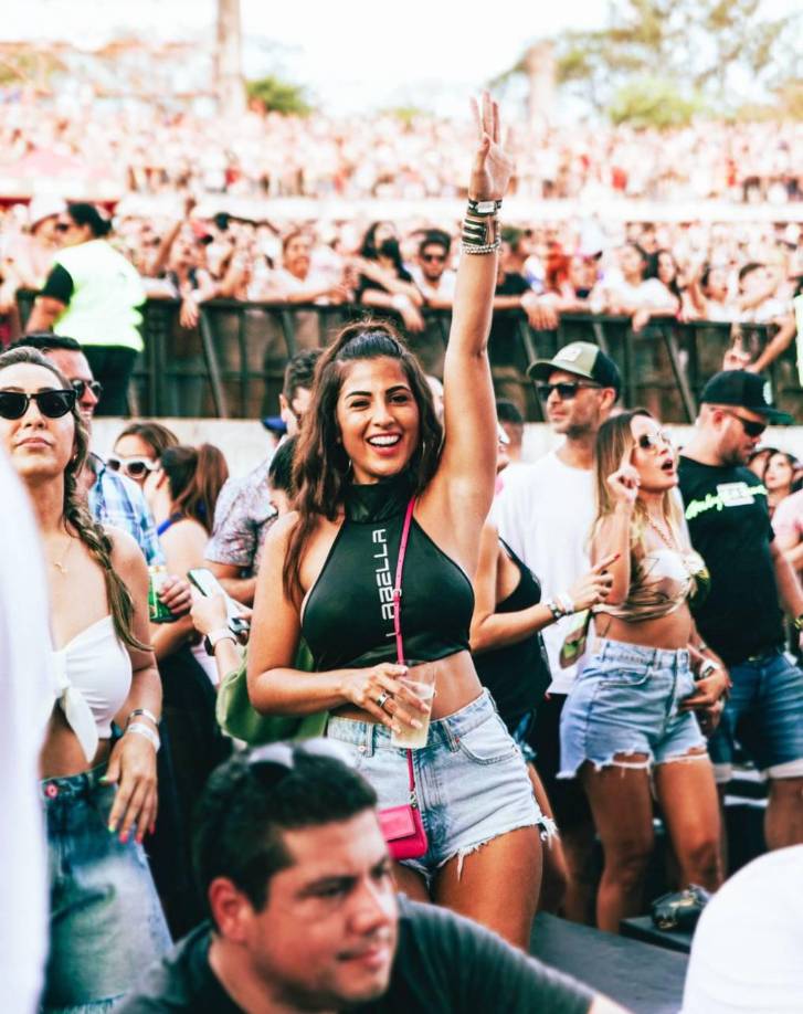 “Mucha fuerza y contención para la familia de Vita y los demás afectados. Que se haga justicia y que caiga la narco política que esta derrumbando este país”, agregó Espinoza.