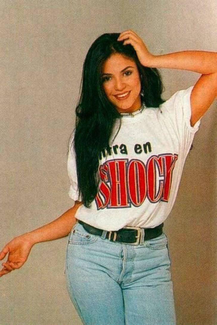A 30 años de ‘Pies Descalzos’, así ha evolucionado Shakira desde que inició su fama mundial