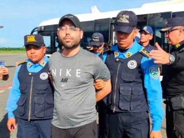 El estadounidense Gilbert Reyes compareció de 9:00 am a 4:00 pm en un juicio virtual desde la cárcel de máxima seguridad donde guarda prisión.