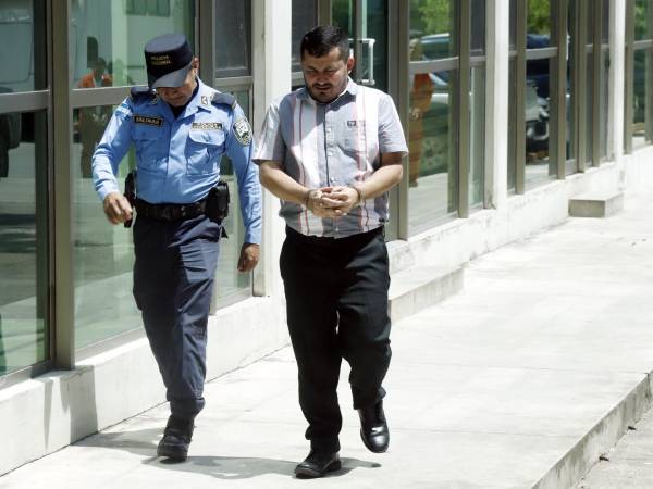 Fotografía de Marco Tulio Rivera Guevara, administrador de la aduana La Meza.