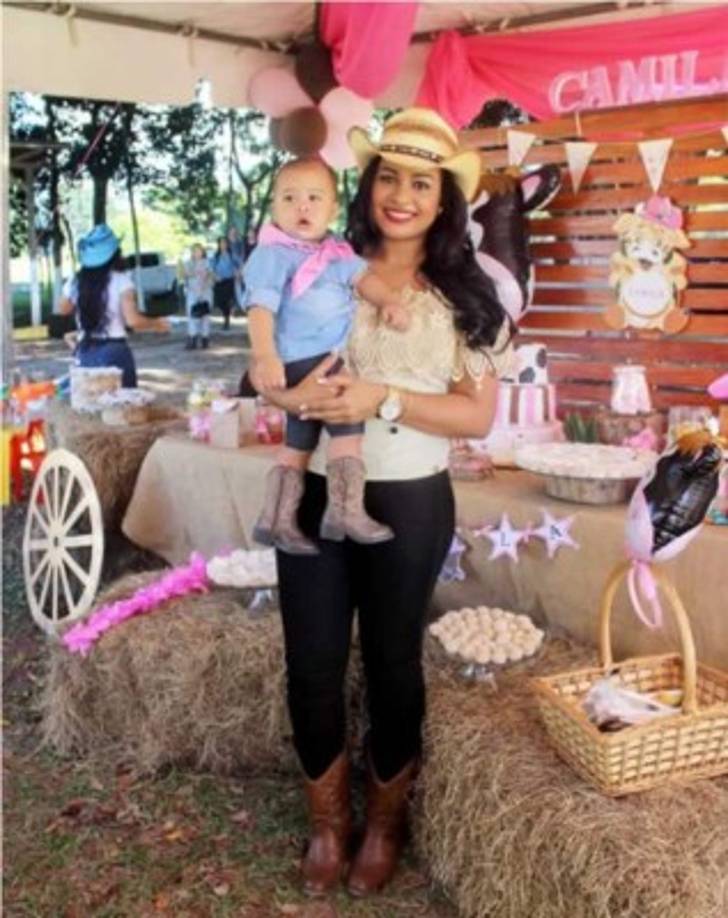 Venessa en el primer cumpleaños de Camila.