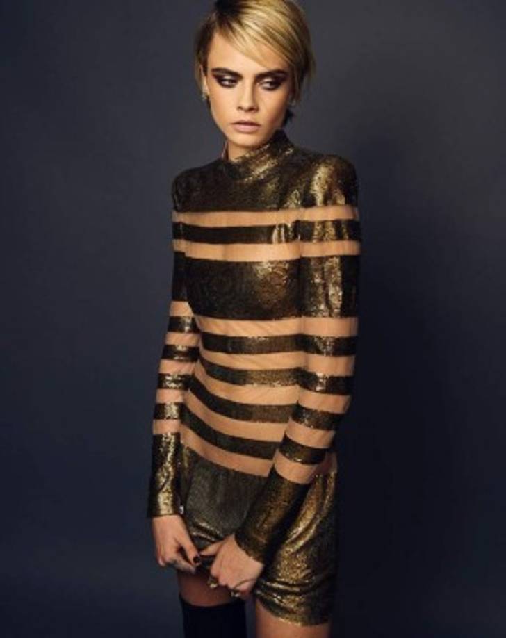 Cara ha explicado los motivos que le llevaron a realizar esa publicación, con la que quiso conmemorar a un mismo tiempo los disturbios que tuvieron lugar en 1969 en protesta contra una redada policial en un conocido local gay del barrio neoyorquino de Greenwich Village y otra fecha muy importante en su vida personal. <br/><br/>'No sé... supongo que tuvo algo que ver con la celebración del Orgullo. Han pasado cincuenta años desde Stonewall y... no sé. Acababa de ser también nuestro primer aniversario y me dije, ¿por qué no?', ha explicado en declaraciones al portal E! a su paso por la gala TrevorLIVE, una organización que trabaja para prevenir el suicidio entre los jóvenes de la comunidad LGBTQ+ y que ha homenajeado a Cara con el galardón Hero.