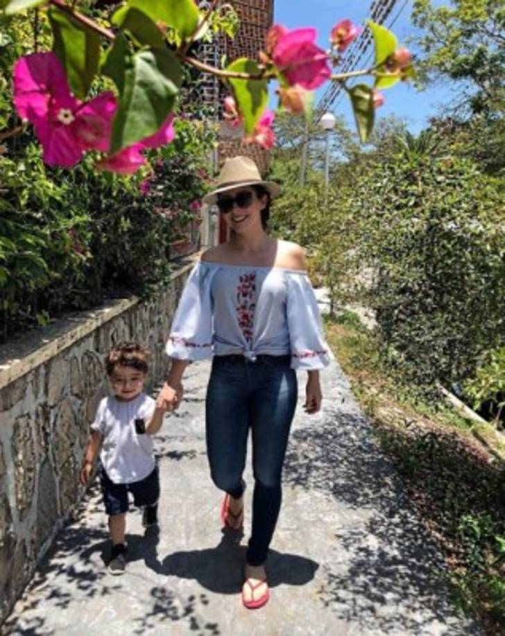 Ha logrado bajar las 50 libras (23 kilos) que subió durante su embarazo y, contenta con los resultados de su esfuerzo, publica algunas fotografías de sus arduas rutinas en el gimnasio. <br/>