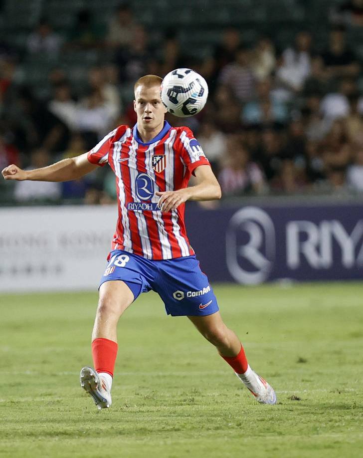 OFICIAL / El Atlético de Madrid y el RB Leipzig llegaron a un acuerdo con el para la cesión de Arthur Vermeeren al conjunto alemán.