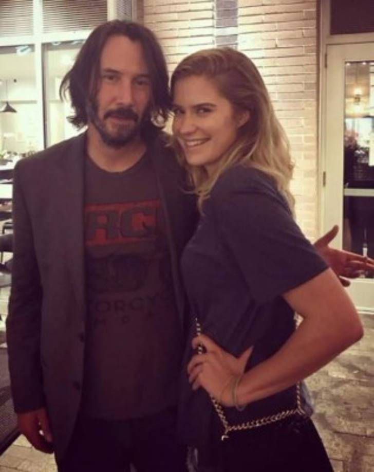 El actor siempre mantiene una distancia con las mujeres que se le acercan para tener un foto o video con su ídolo. <br/><br/>Esta acción fascinó a sus seguidores quienes lo han llenado de halagos a través de las redes sociales.