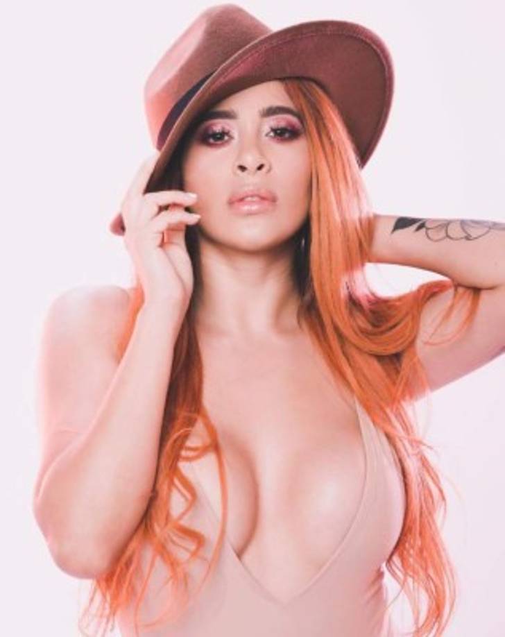 Kim Shantal también confirmó el robo de su canal y redes sociales, y adelantó a sus seguidores que la empresa intentará cambiar la versión de los hechos para manchar su imagen. 'Lo más probable es que a estas alturas ya no tenga ninguna de mis redes sociales, me quitaron el poder sobre ellas. Si llegan a ver algo en ellas, no soy yo.', explicó la youtuber mexicana.