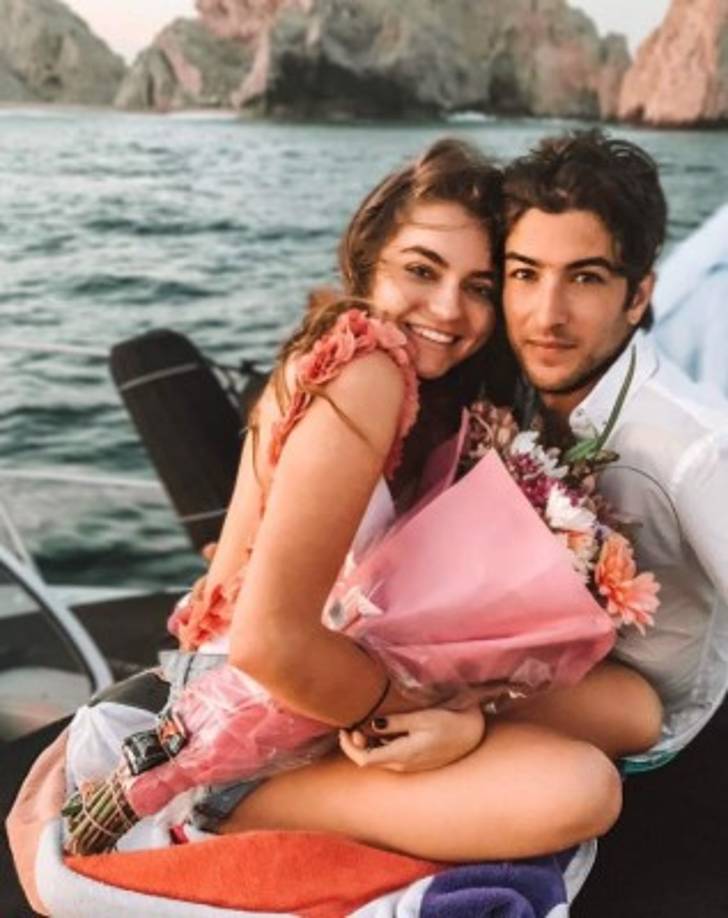 La pareja había decidido hacer público su romance con fotografías tomadas durante una escapada a Los Cabos, México.<br/><br/>