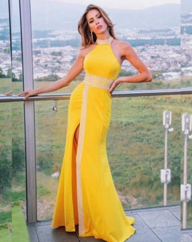 “Estoy bien, pero tengo miedo”, dijo Carvajal al momento de entrar al top 20. <br/><br/>“Estoy muy contenta pero te debo dar un consejo: ‘si alguna vez te dan un sobre importante trata de leerlo con cuidado’”, bromeó la tica a Steve Harvey, conductor de la final por cuarto año consecutivo.<br/><br/>