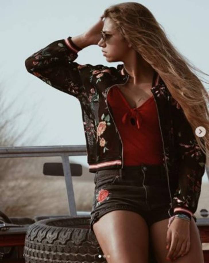 Aunque ahora luce como toda una adolescente, Lina he demostrado que su lindo rostro no ha cambiado mucho desde que era una niña.