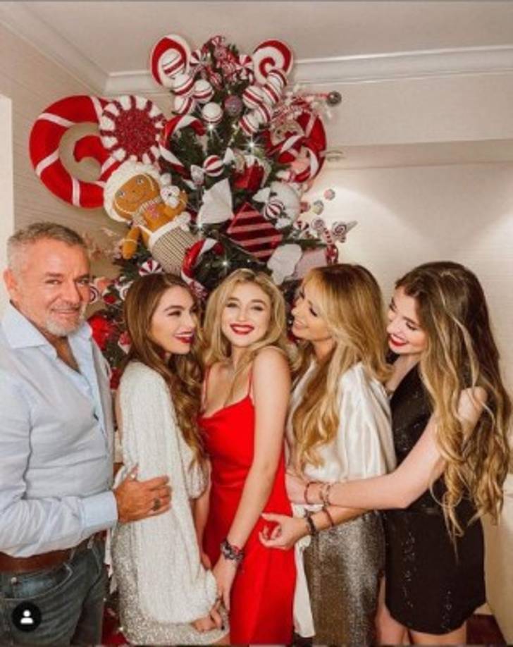 'Que tengan salud, amor, muchas bendiciones y que todo lo bueno los abrace y se quede con ustedes ', escribió Sofia Castro.