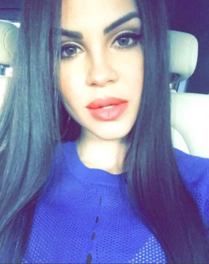 Natti Natasha se reparte su vida personal y profesional, pero es en todo el mundo donde su música suena con fuerza e insistencia.‬