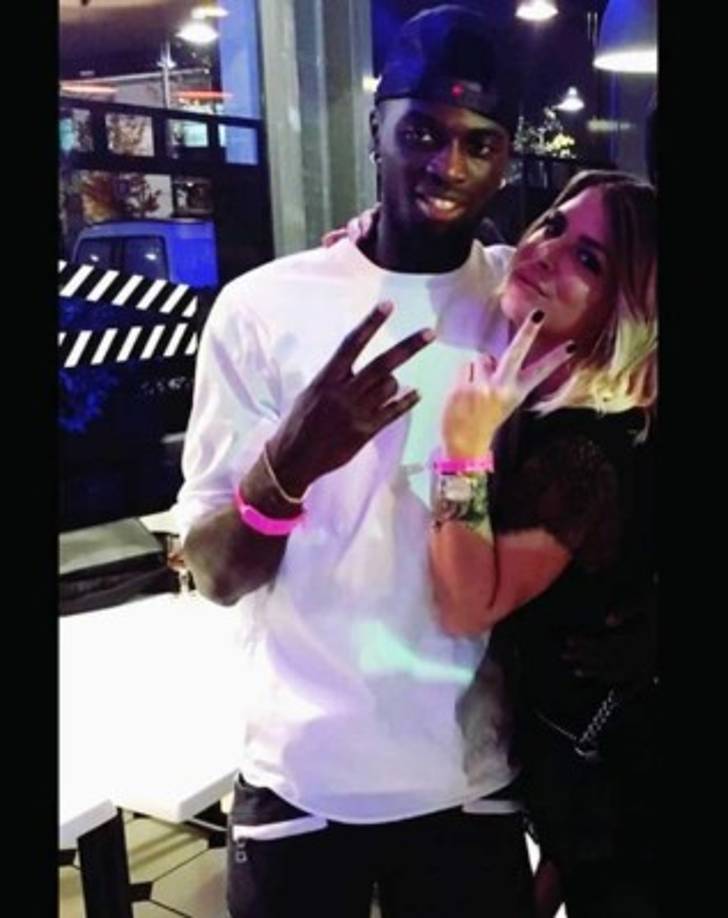 El futbolista afortunado es M'Baye Niang, delantero francés nacionalizado senegalés que actualmente juega en el Watford de la Premier League, cedido por el AC Milan.