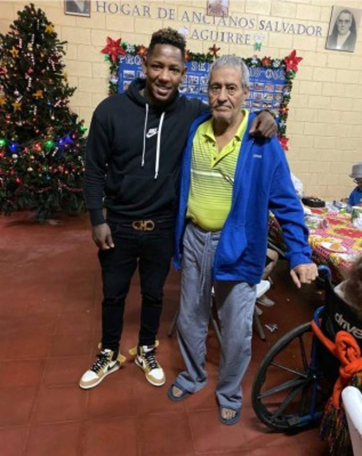 Dos olimpistas. Romell Quioto se fotografrió con Jorge 'El Indio' Urquía.