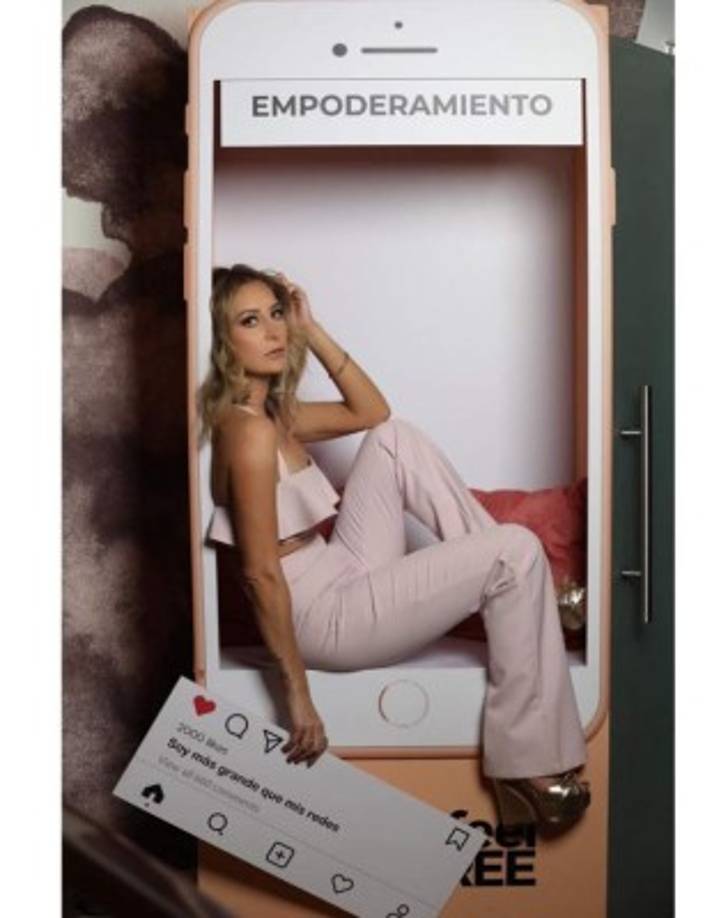 Curiosamente, justo después de ser cancelada, Geraldine Bazán se sumó a una campaña sobre empoderamiento femenino.