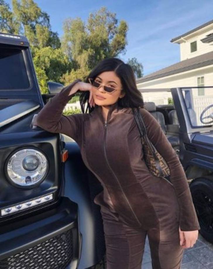 Y es que a Jenner no le fue suficiente haber rentado un parque de diversiones para celebrar el cumpleaños 26 de Scott.