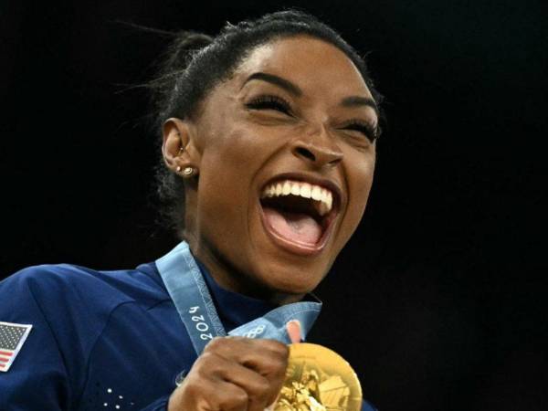 Simone Biles celebró con euforia la conquista de su primera medalla en los Juegos Olímpicos París 2024.