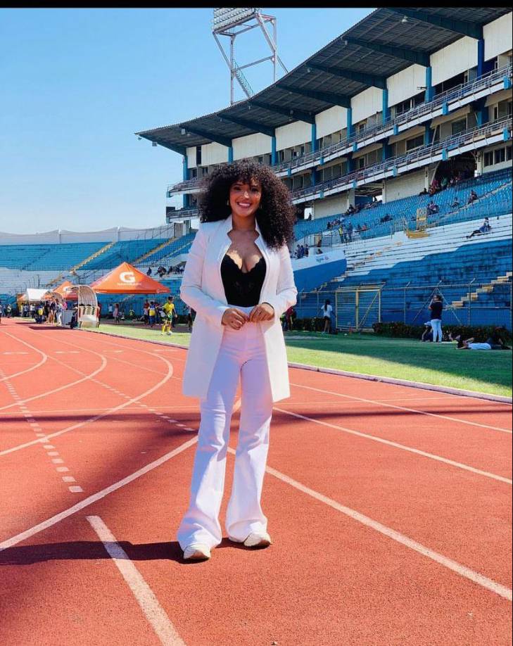 Es fundadora de la página dedicada a la mujer en los deportes “Cipotas Honduras”. 